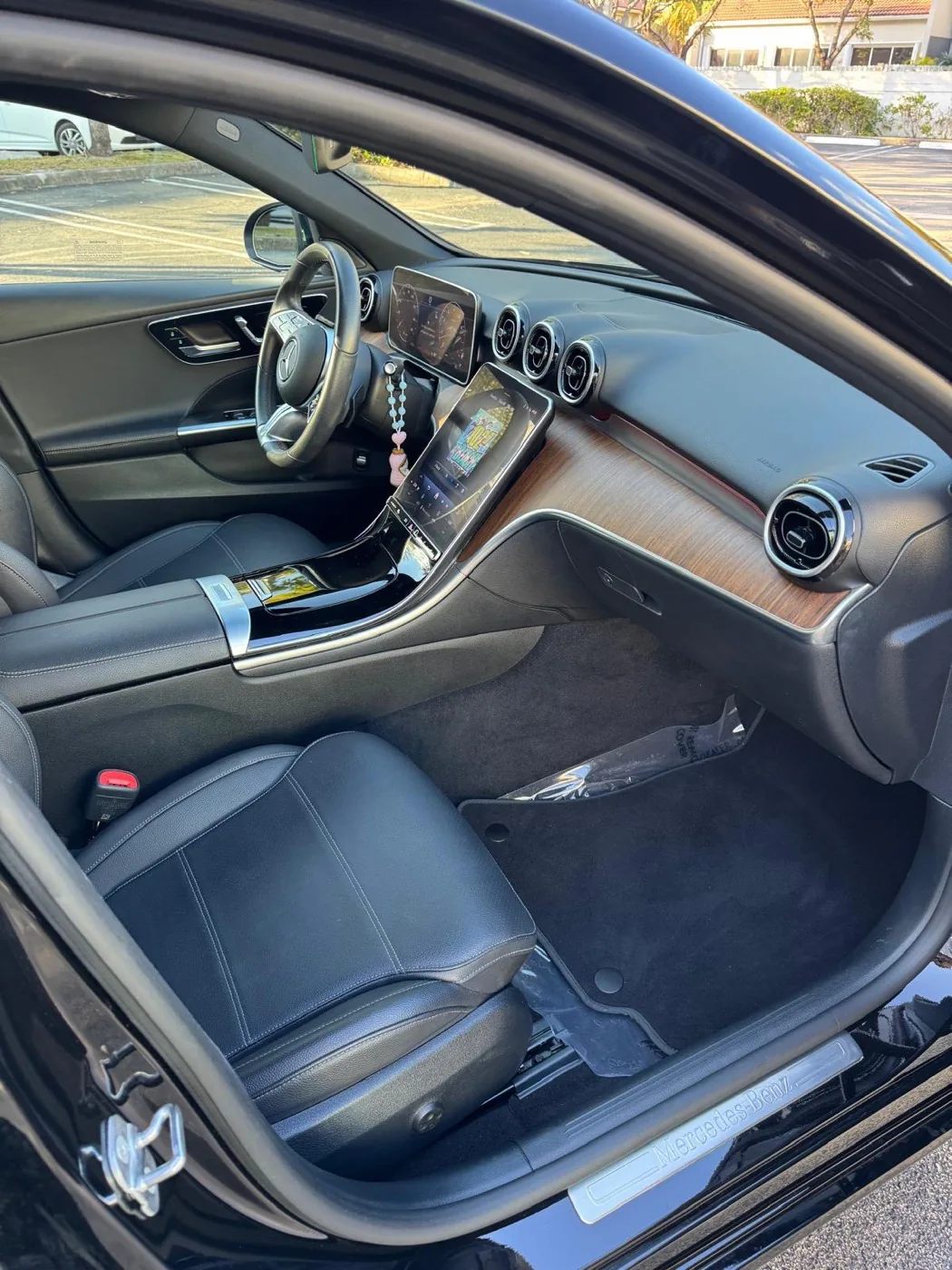 Mercedes-Benz C300 2025 in Miami, photo 4