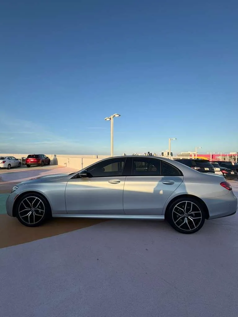 Mercedes-Benz E350 2023 in Miami, photo 3